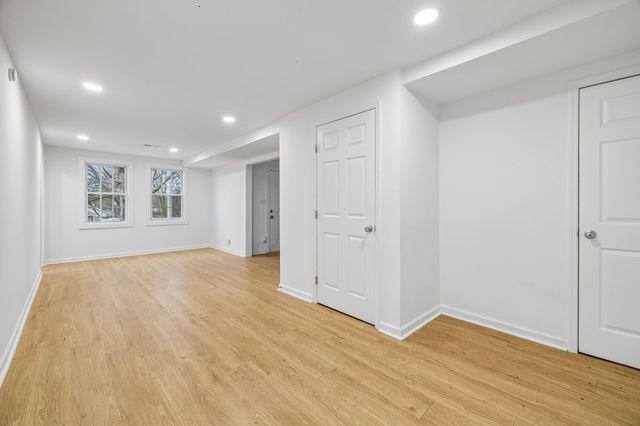 421 Shelby St, Clarksville, TN 37042