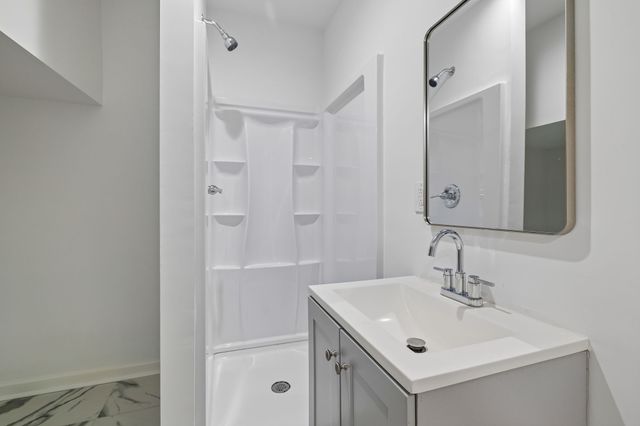 421 Shelby St, Clarksville, TN 37042