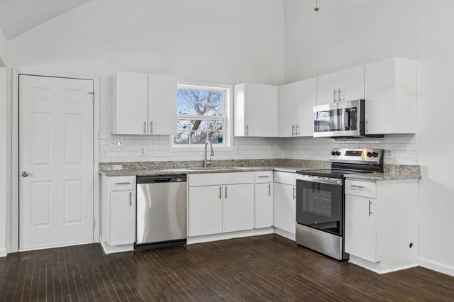 421 Shelby St, Clarksville, TN 37042