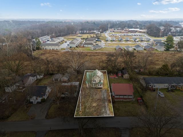 421 Shelby St, Clarksville, TN 37042