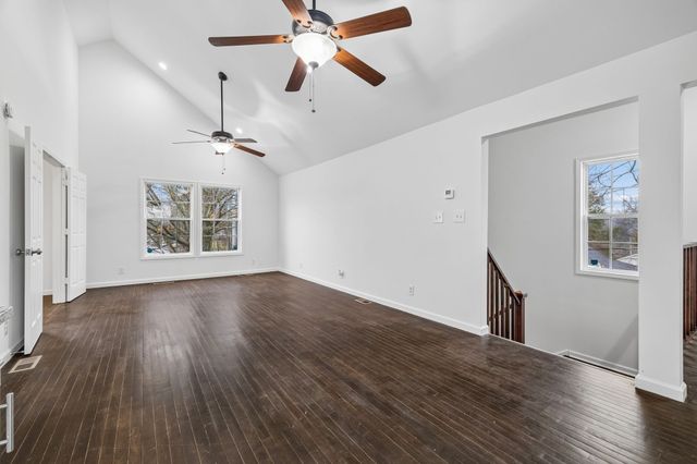 421 Shelby St, Clarksville, TN 37042