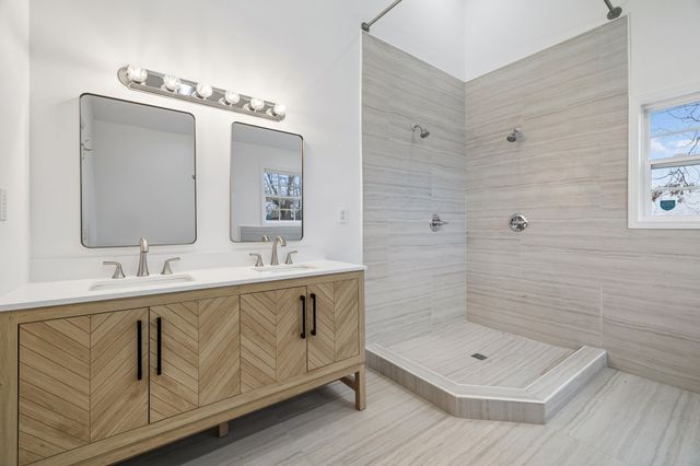 421 Shelby St, Clarksville, TN 37042