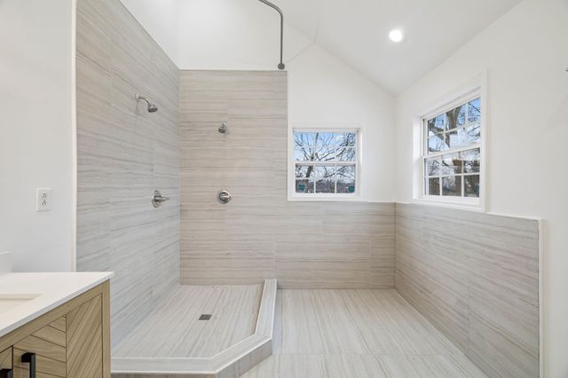 421 Shelby St, Clarksville, TN 37042