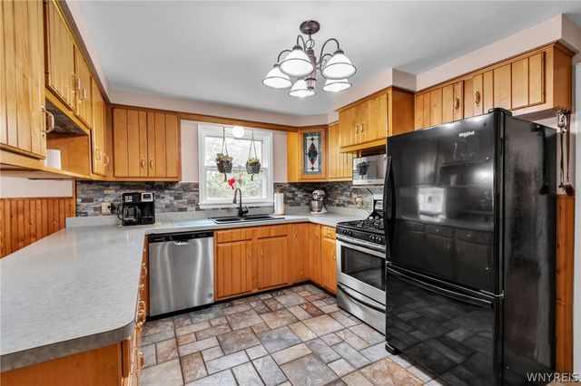 76 Villa Maria Road, West Seneca, NY 14224