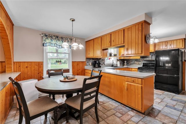 76 Villa Maria Road, West Seneca, NY 14224