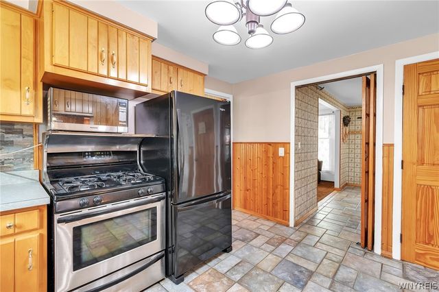 76 Villa Maria Road, West Seneca, NY 14224