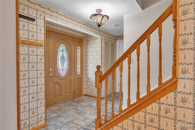76 Villa Maria Road, West Seneca, NY 14224