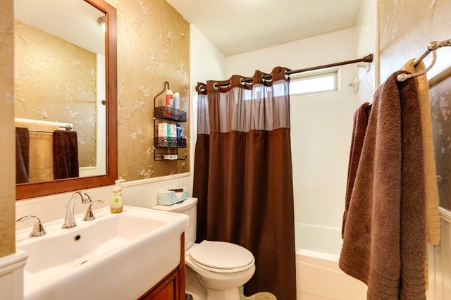 2205 Lady Leslie Lane, Pearland, TX 77581