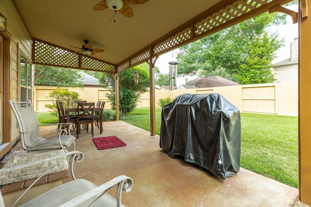 2205 Lady Leslie Lane, Pearland, TX 77581