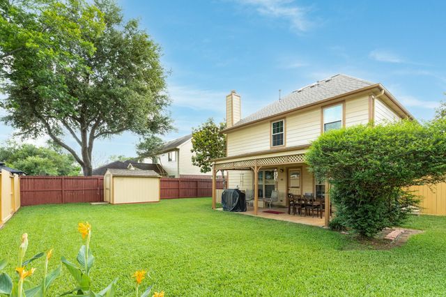 2205 Lady Leslie Lane, Pearland, TX 77581