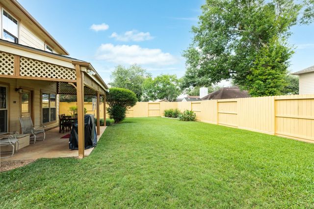 2205 Lady Leslie Lane, Pearland, TX 77581