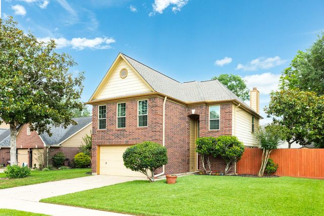 2205 Lady Leslie Lane, Pearland, TX 77581