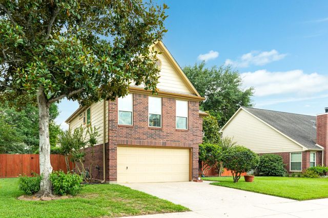2205 Lady Leslie Lane, Pearland, TX 77581