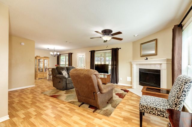 2205 Lady Leslie Lane, Pearland, TX 77581