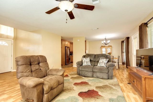 2205 Lady Leslie Lane, Pearland, TX 77581