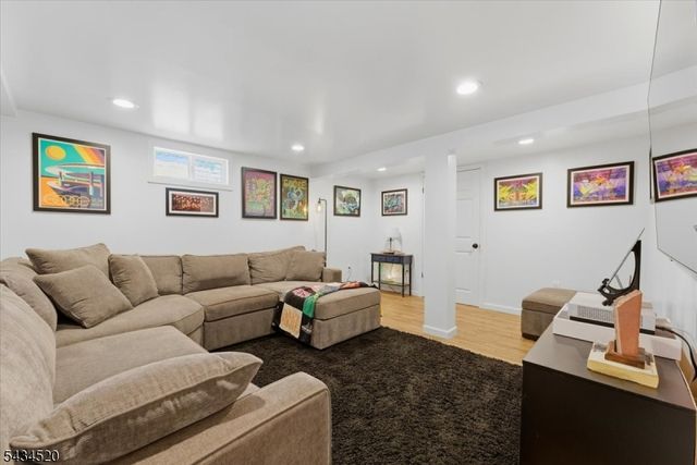 366 Maplewood Ave, Kenilworth Boro, NJ 07033