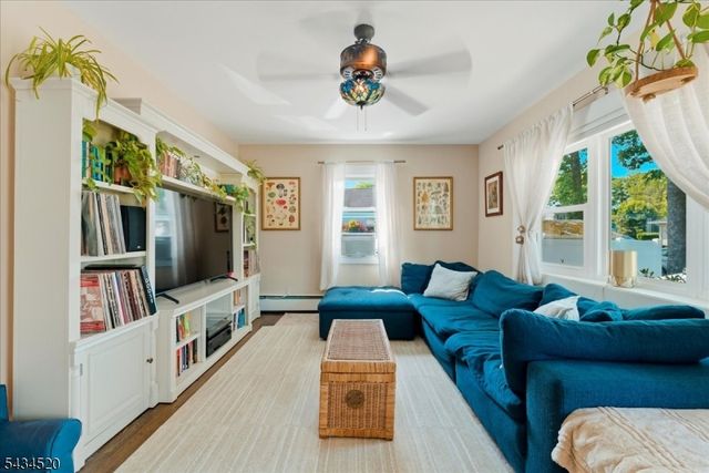 366 Maplewood Ave, Kenilworth Boro, NJ 07033