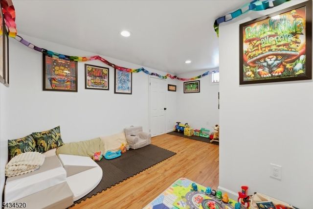 366 Maplewood Ave, Kenilworth Boro, NJ 07033