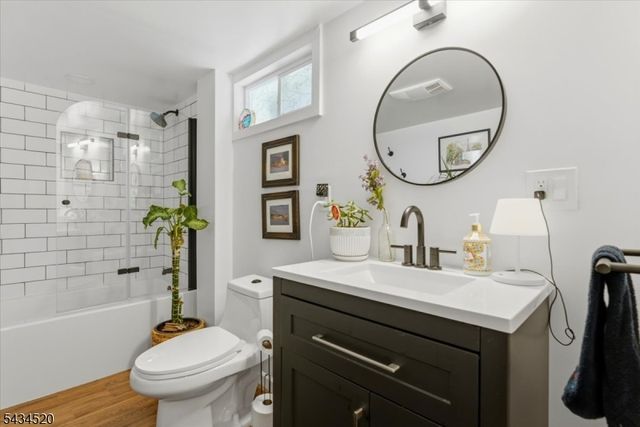 366 Maplewood Ave, Kenilworth Boro, NJ 07033