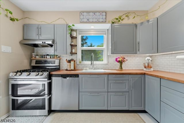 366 Maplewood Ave, Kenilworth Boro, NJ 07033
