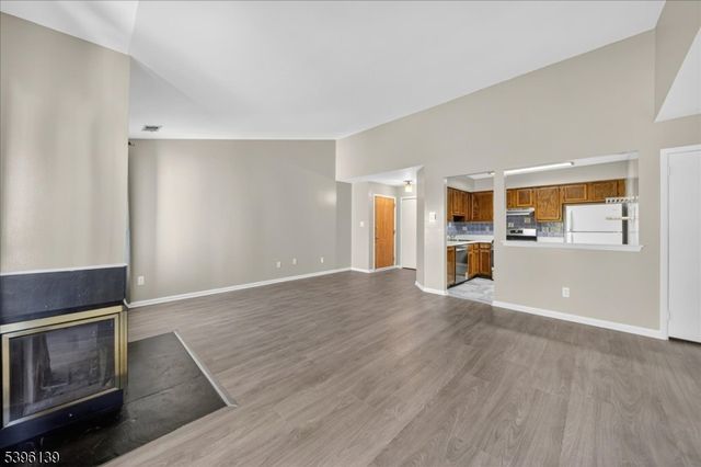 306 Trinity Ct 12, West Windsor Twp., NJ 08540