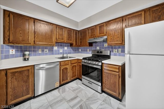 306 Trinity Ct 12, West Windsor Twp., NJ 08540