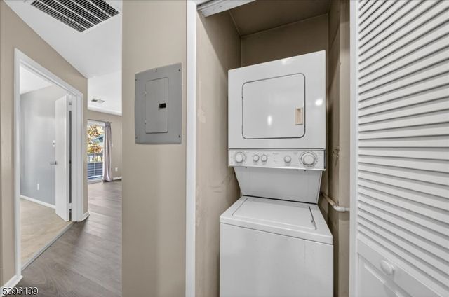 306 Trinity Ct 12, West Windsor Twp., NJ 08540