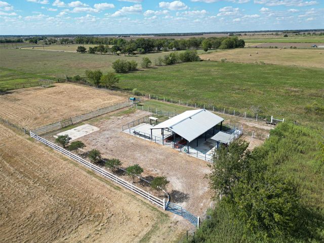 1023 Williams Road, East Bernard, TX 77435