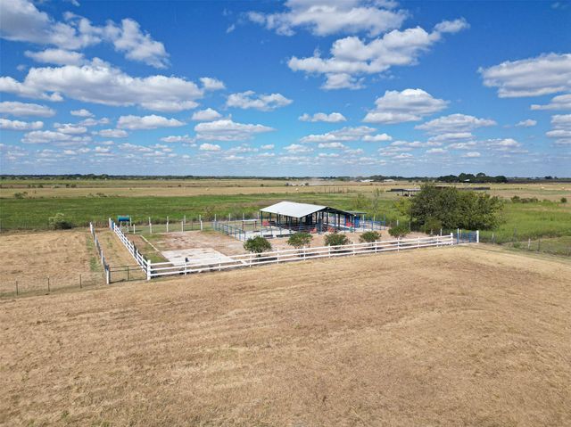 1023 Williams Road, East Bernard, TX 77435