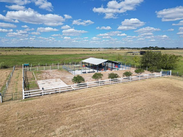 1023 Williams Road, East Bernard, TX 77435