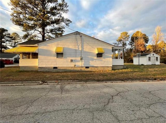 415 Hogart ST, Franklin, VA 23851