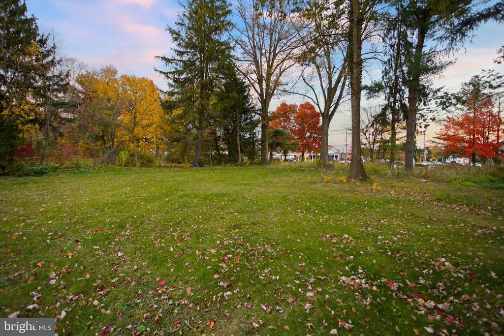 6 RYAN RD, Cranbury, NJ 08512