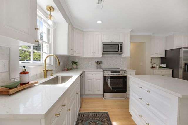 122 Pinewood Drive, Moncks Corner, SC 29461