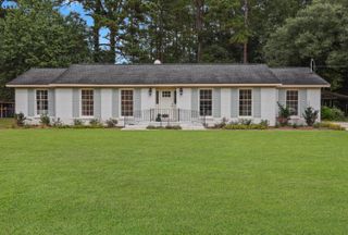 122 Pinewood Drive, Moncks Corner, SC 29461