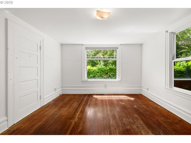 2735 Se CLINTON St, Portland, OR 97202