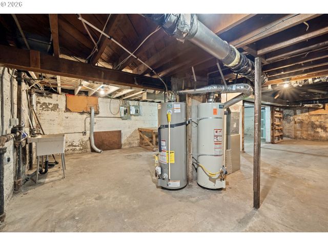 2735 Se CLINTON St, Portland, OR 97202