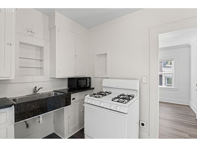 2735 Se CLINTON St, Portland, OR 97202