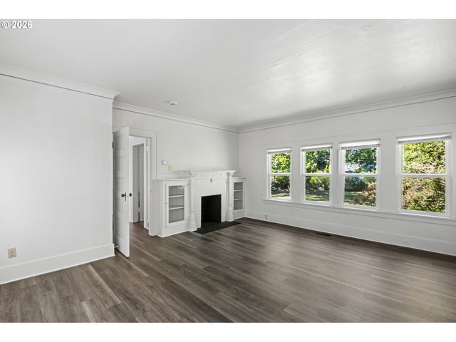 2735 Se CLINTON St, Portland, OR 97202