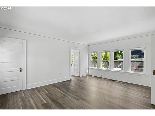 2735 Se CLINTON St, Portland, OR 97202