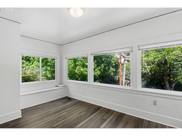 2735 Se CLINTON St, Portland, OR 97202