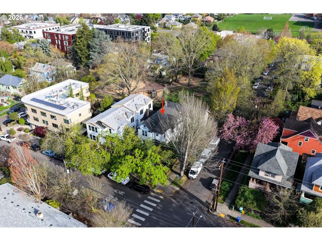 2735 Se CLINTON St, Portland, OR 97202