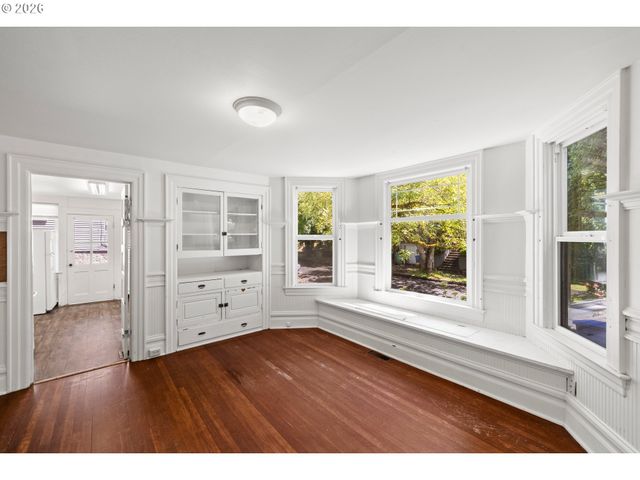 2735 Se CLINTON St, Portland, OR 97202