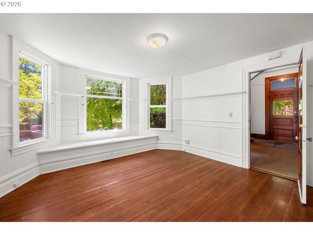 2735 Se CLINTON St, Portland, OR 97202