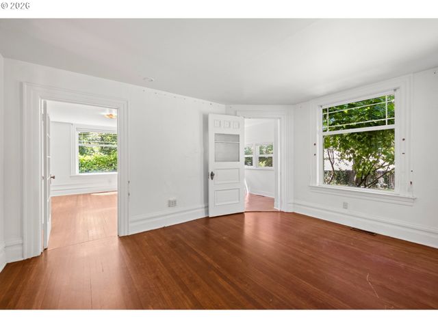 2735 Se CLINTON St, Portland, OR 97202