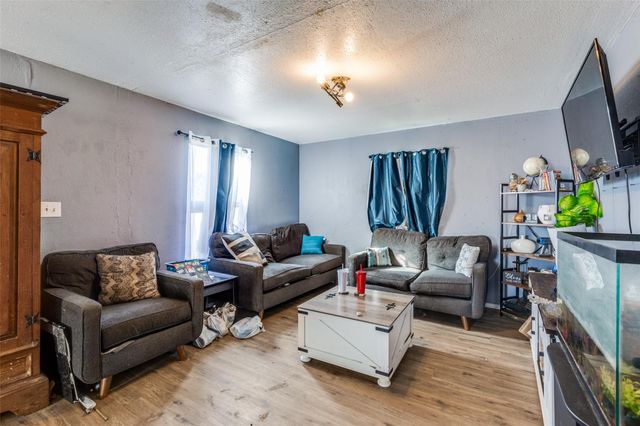 738 Tank LN, Kingsland, TX 78639