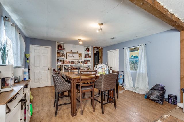 738 Tank LN, Kingsland, TX 78639