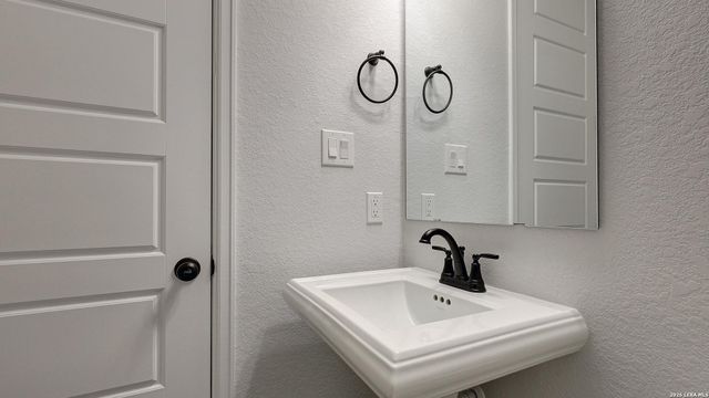 109 Rainwater Creek, Boerne, TX 78006