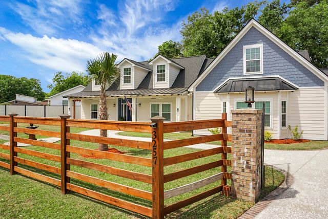 3257 Pinewood Drive, Ladson, SC 29456