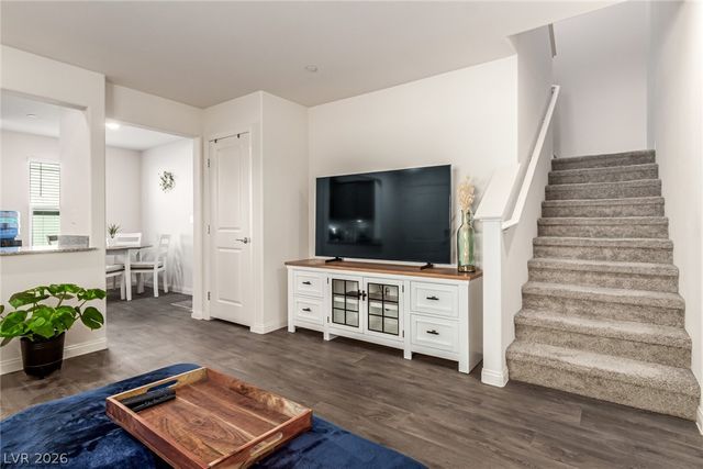 2829 Champagne Gold Avenue, North Las Vegas, NV 89086