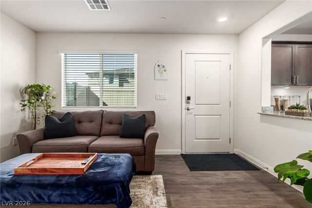 2829 Champagne Gold Avenue, North Las Vegas, NV 89086